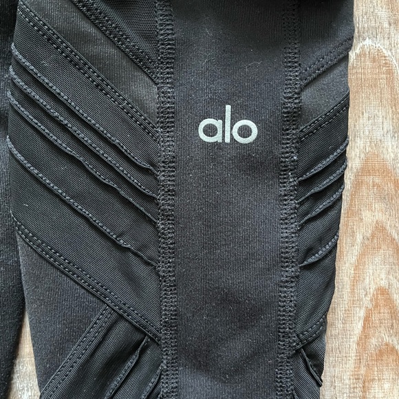 ALO yoga mesh yoga pants - Picture 1 of 5